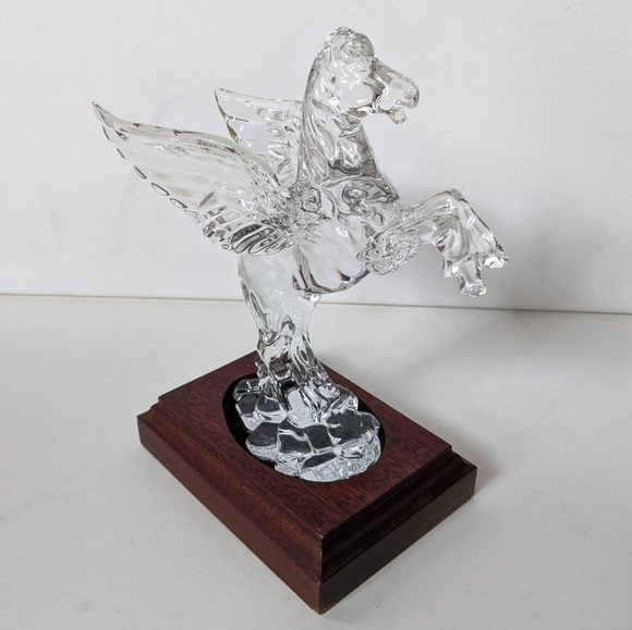 1999 Waterford Crystal Pegasus Legends and Lores 7 inch sculpture with wood base - Picture 6 of 14
